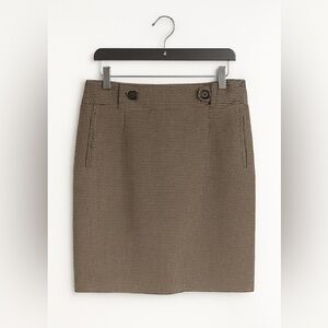 Banana Republic Size 10 wool blend tan and brown plaid skirt.  #fallwinterskirt